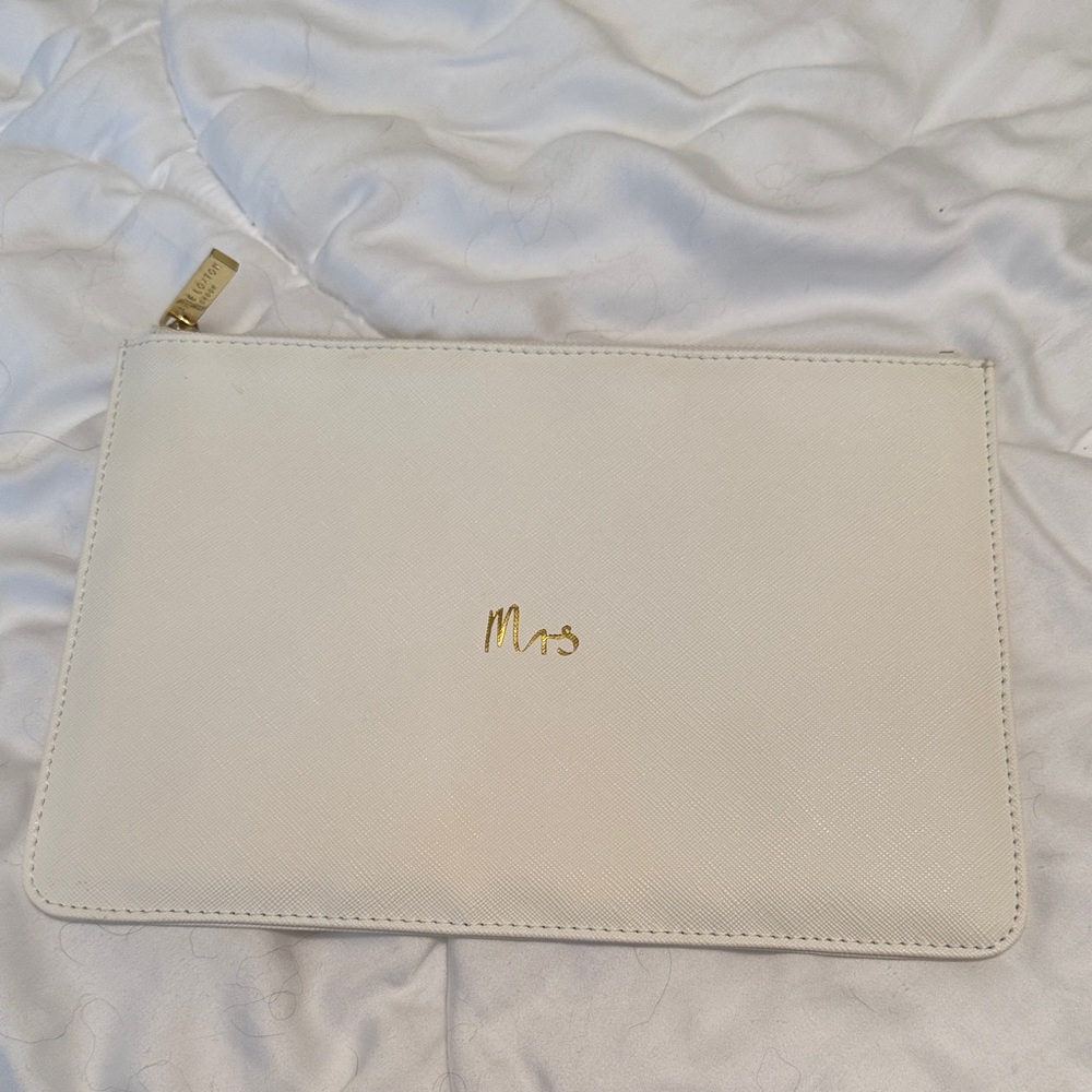 Chic White 'Mrs' Gold Lettering Zip Pouch